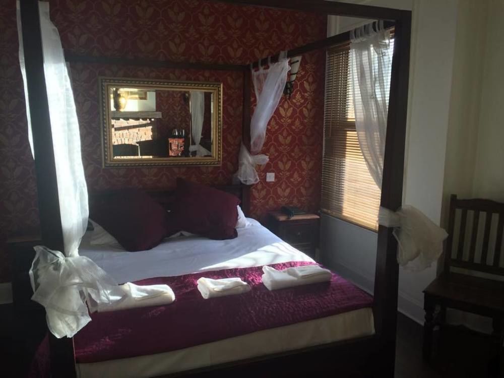 Leaside Hotel